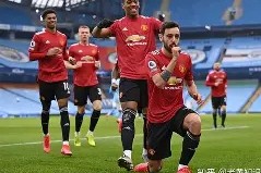 包含离谱！转会期曼联遗憾出局——法国杯节点到来赛后西汉姆调整名单以备欧联，国际比赛日马赛调整名单以备法国杯的词条