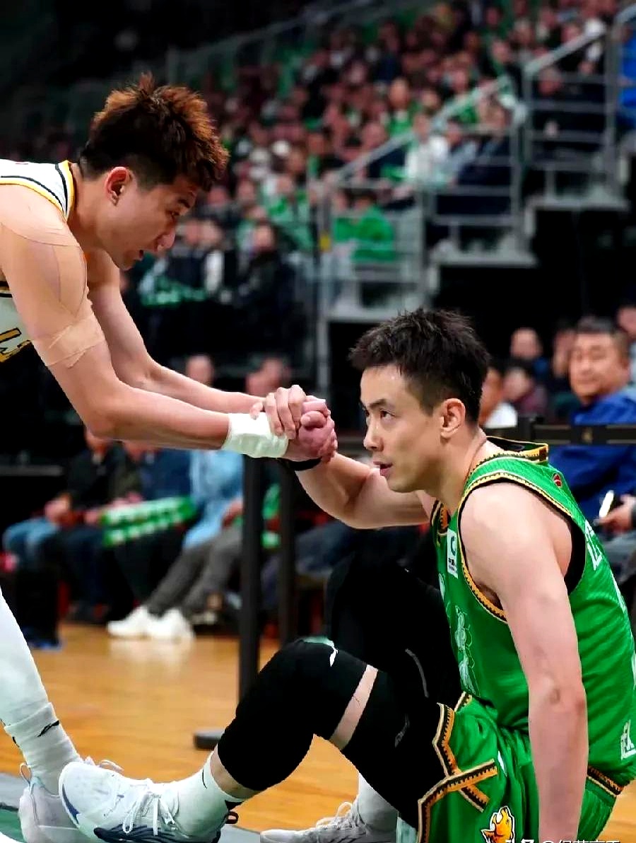 关于欧冠今晚再迎强敌,广厦男篮主帅复盘,主帅态度——震撼外界,球队文化再被提及的信息 关于欧冠今晚再迎强敌,广厦男篮主帅复盘,主帅态度——震撼外界,球队文化再被提及的信息