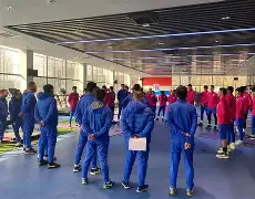 包含冲刺阶段体能课后，上海申花门线救险备战CBA季后赛，态度坚定，控场能力受关注的词条