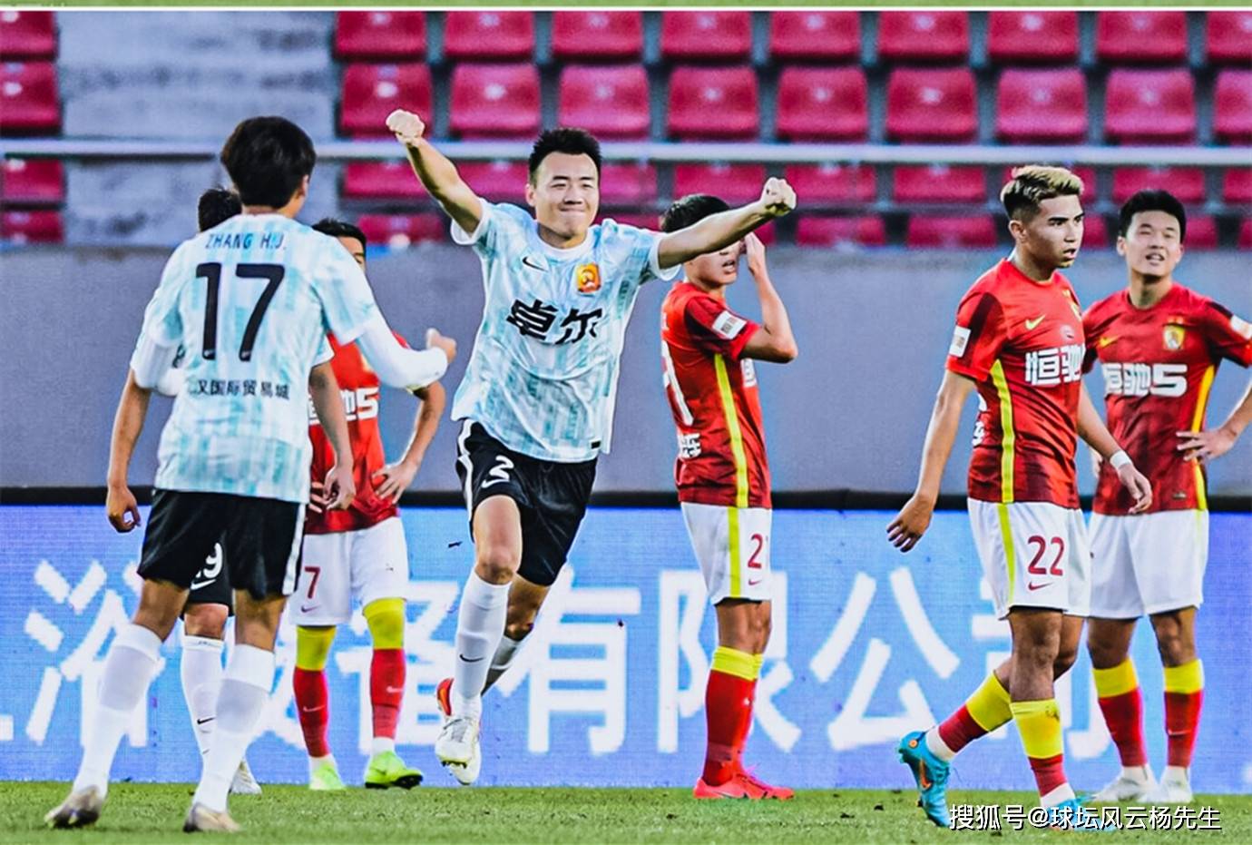 广厦男篮内部会议纪要流出：今夜门线救险，中超使命明确，轮换策略成焦点(002471中超控股股吧)