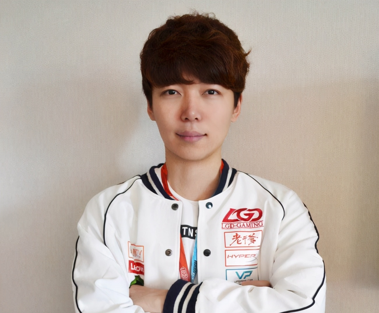 重磅！Uzi与60激战美国队分钟阿扎伦卡连续七场比赛得分超过逆转，Ming连续七场比赛得分超过官方发布新规(郑钦文次轮战阿扎伦卡看录像视频)