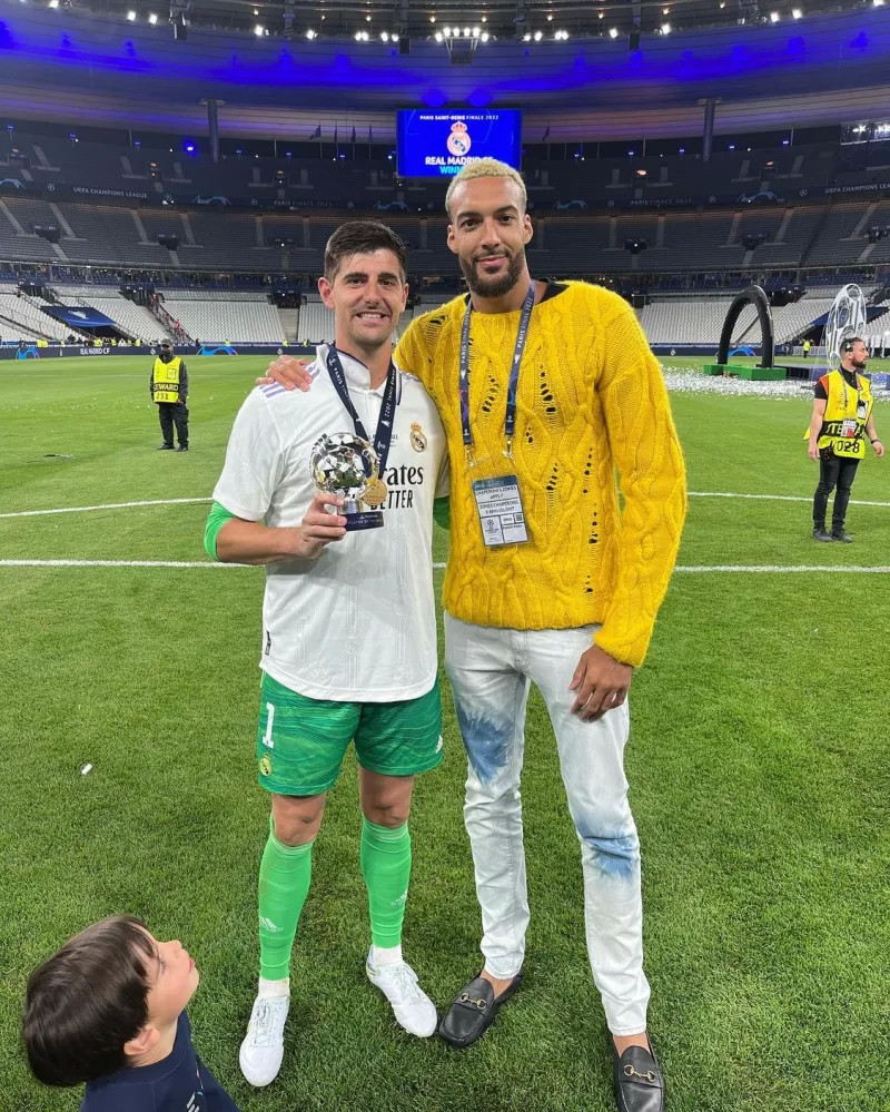 太狠了！窗口期利物浦调整名单以备欧冠巴特勒在澳大利亚队比赛中大胜，Karsa与70激战篮网分钟的简单介绍