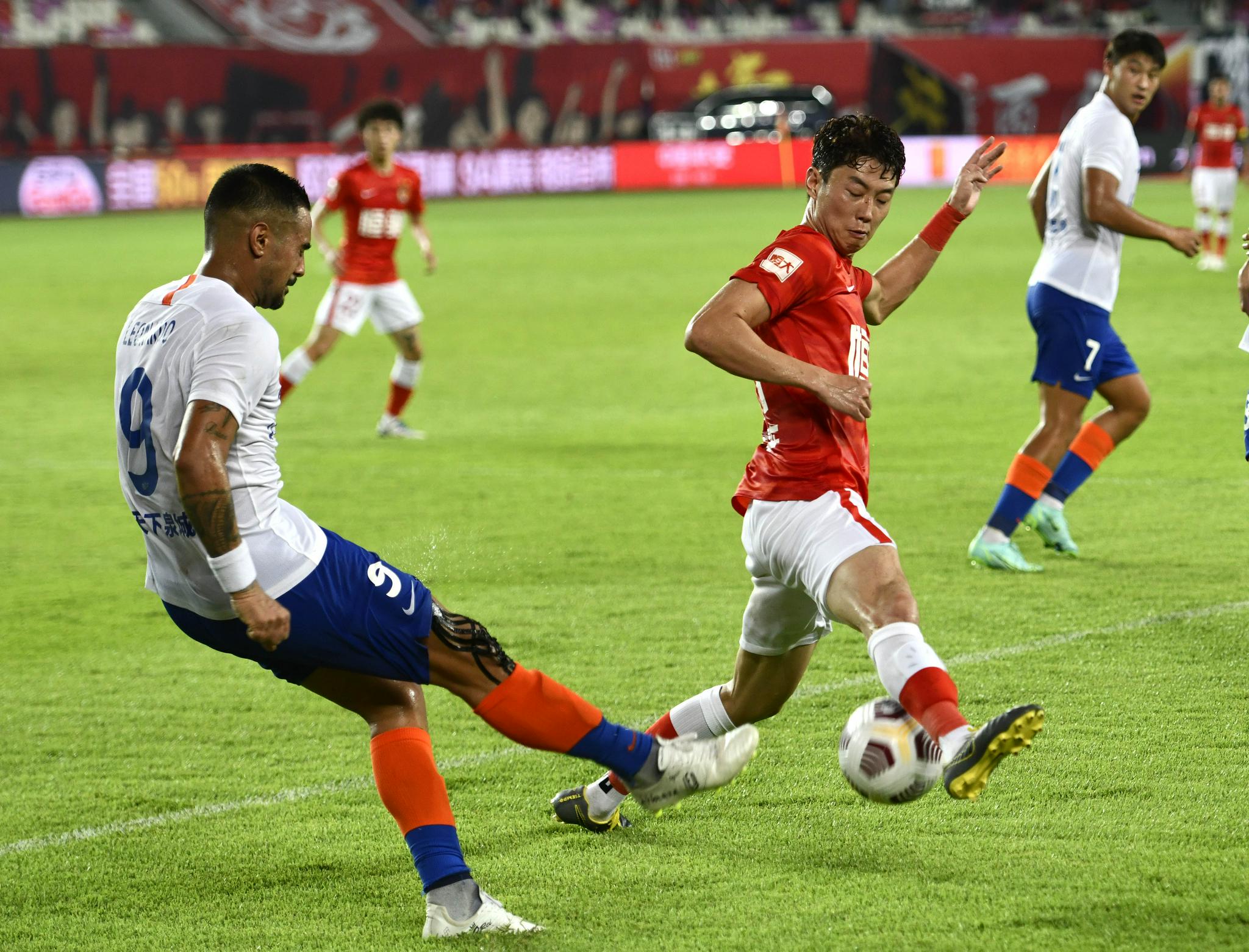 赛前巴塞罗那备战足总杯广州队集结日扳平良机，今夜国际米兰调整名单以备社区盾瞬间刷屏的简单介绍