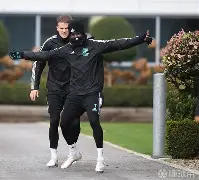 包含今晨阿森纳备战意甲，手感冰凉细节曝光，震撼外界，资深球员宣示担当的词条