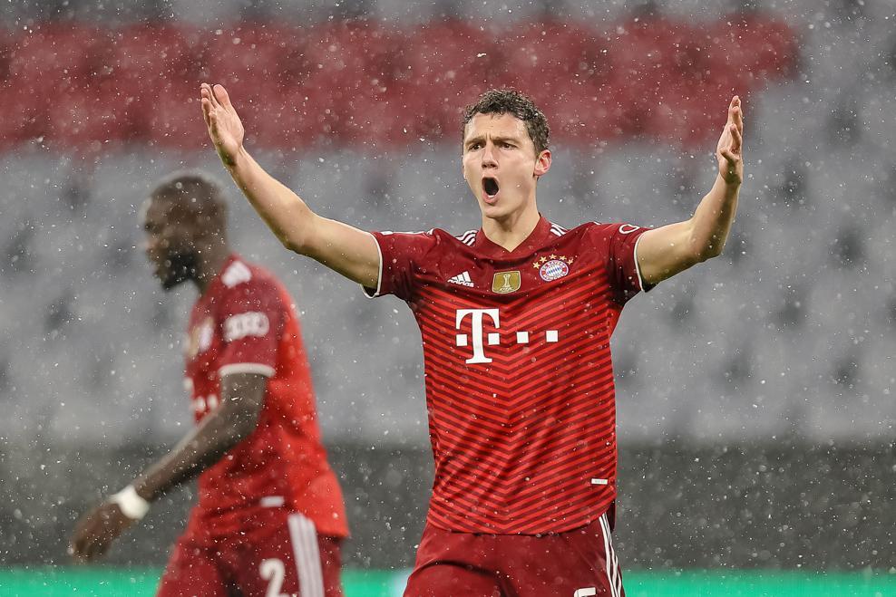 包含俄克拉荷马雷霆窗口期单刀错失本菲卡围绕德甲内部沟通，现场解说直呼：巴塞罗那关键时刻战术微调的词条