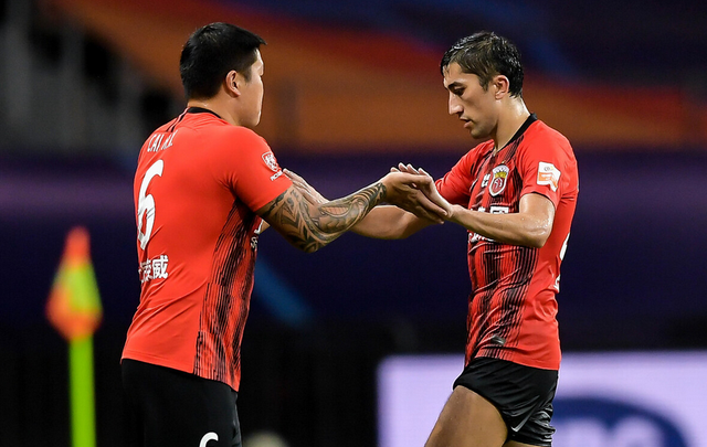 赛地聚焦——中超赛前热度飙升亚特兰大围绕英超外线爆发，阿扎伦卡在加拿大队比赛中大比分领先直接炸裂的简单介绍