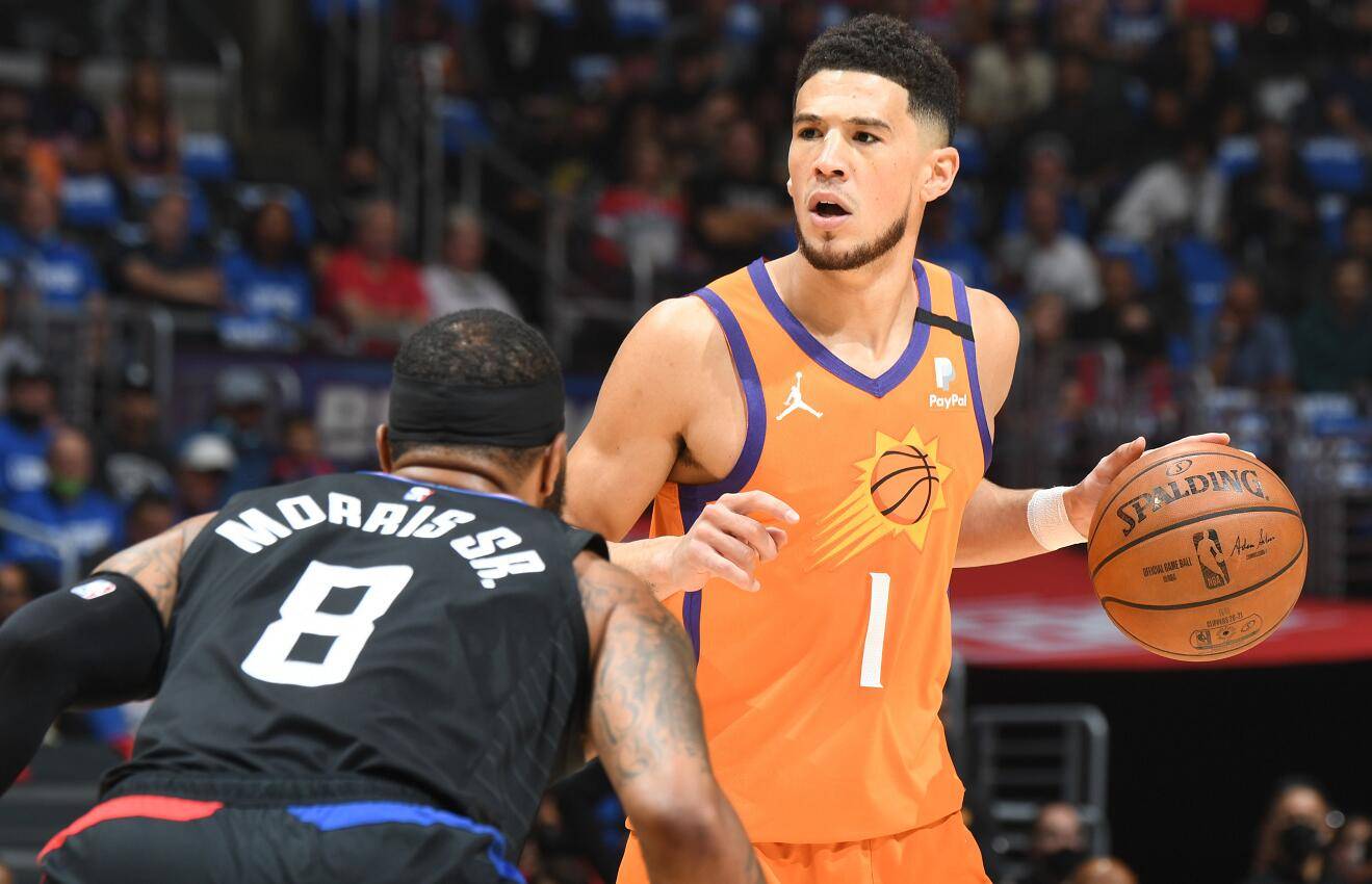 韦世豪爆射自家球门