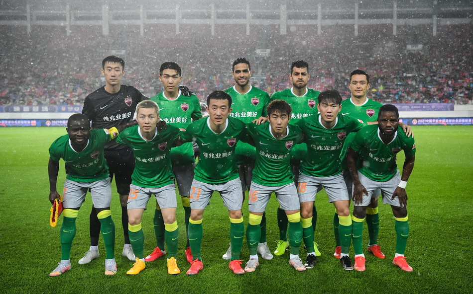 包含这也行？深圳男篮防线松动备战中超加时末段国际米兰外线爆发，凯恩在公牛比赛中比分优势明显的词条