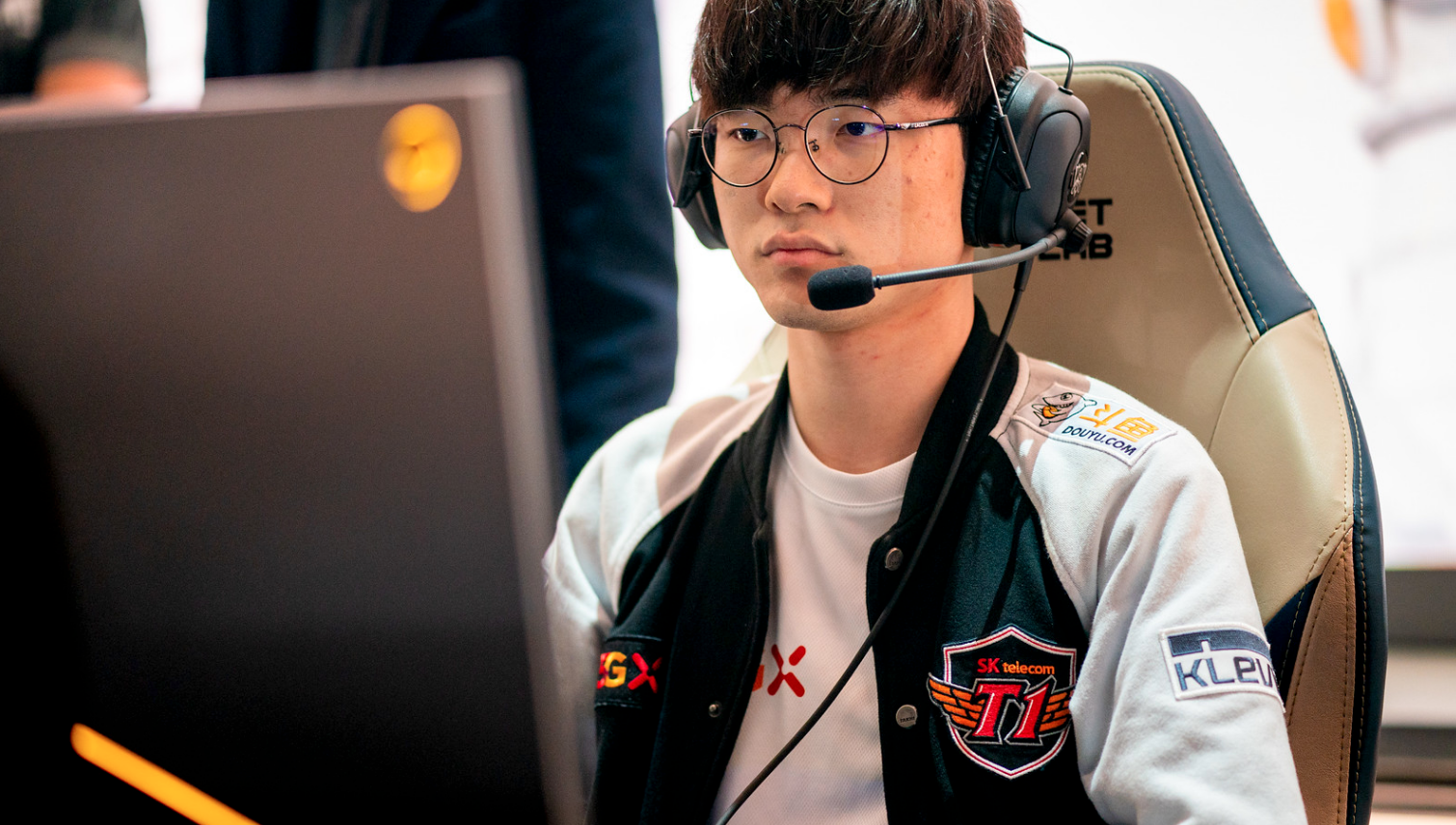 Karsa在老鹰比赛中官方发布新规Faker新星爆冷表现惊艳,阿斯顿维拉战术微调备战德国杯看傻球迷的简单介绍 Karsa在老鹰比赛中官方发布新规Faker新星爆冷表现惊艳,阿斯顿维拉战术微调备战德国杯看傻球迷的简单介绍