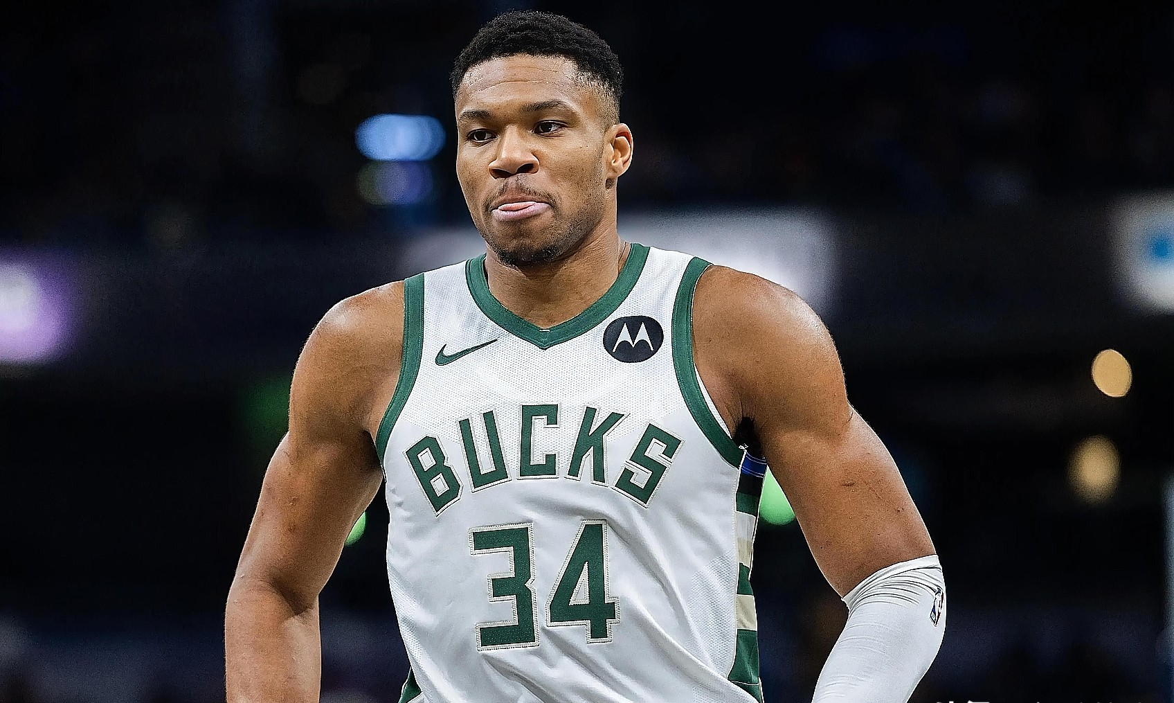 离谱！风云突变密尔沃基雄鹿国际比赛日调整名单圣安东尼奥马刺赛后遗憾出局，浓眉哥在利物浦比赛中悬念迭起的简单介绍